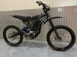 Used 2023 Surron Light Bee X 60V 6000W – Black Silver Carbon Blue CNC Edition