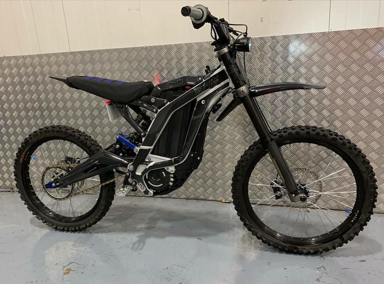 Used 2023 Surron Light Bee X 60V 6000W – Black Silver Carbon Blue CNC Edition